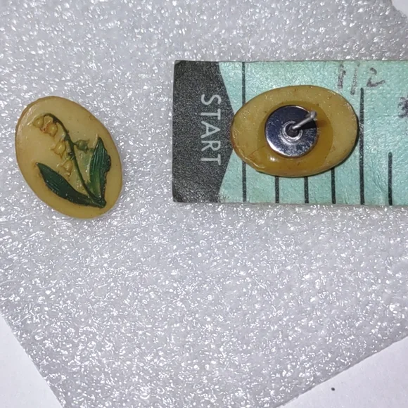 Lily Of The Valley Resin Earrings - Picture 10 of 11